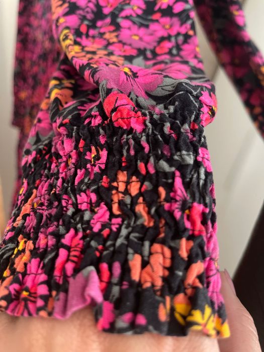 Vestido barato (20€), tam S ótimo para a época do ano.