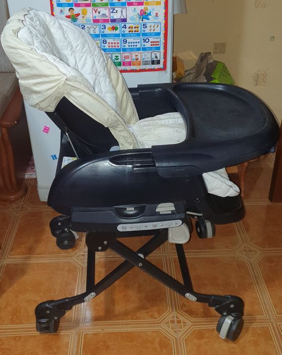 Стільчик для годування і колиска Combi