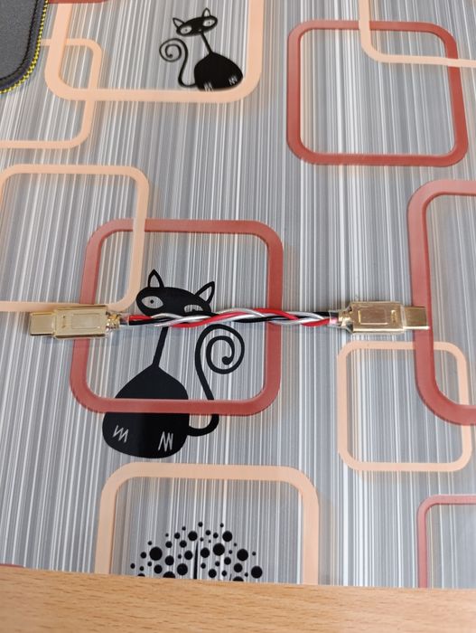 Кабель цифровий  аналоговий