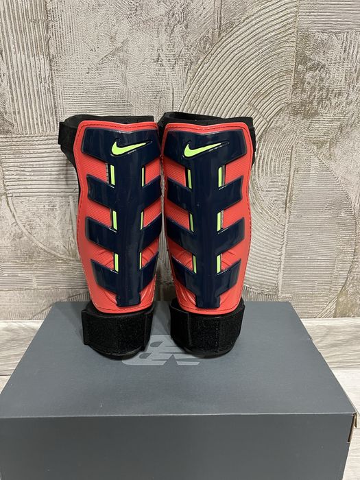Nike щитки для футболу