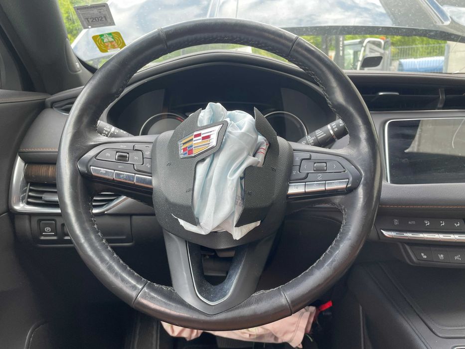 Cadillac XT4 w całości lub na części