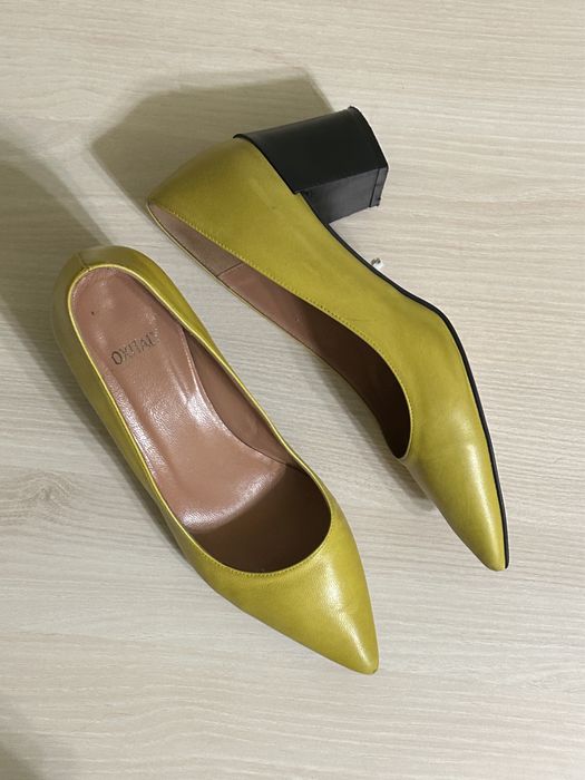Туфлі гірчичні, невеликий каблук issimo