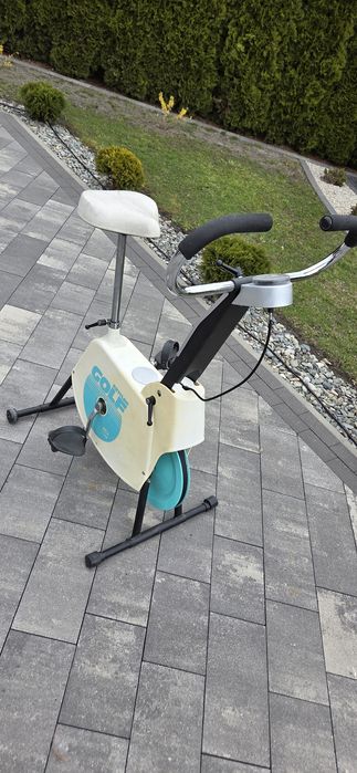 Rower treningowy stacjonarny.