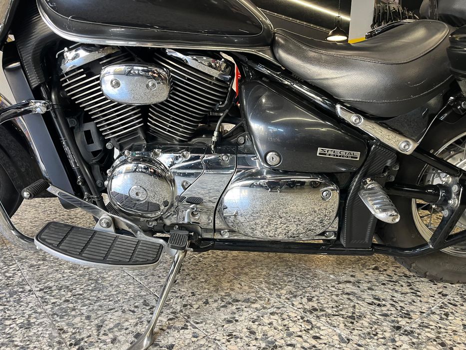 Suzuki  VL 800 Intruder em Óptimo estado.