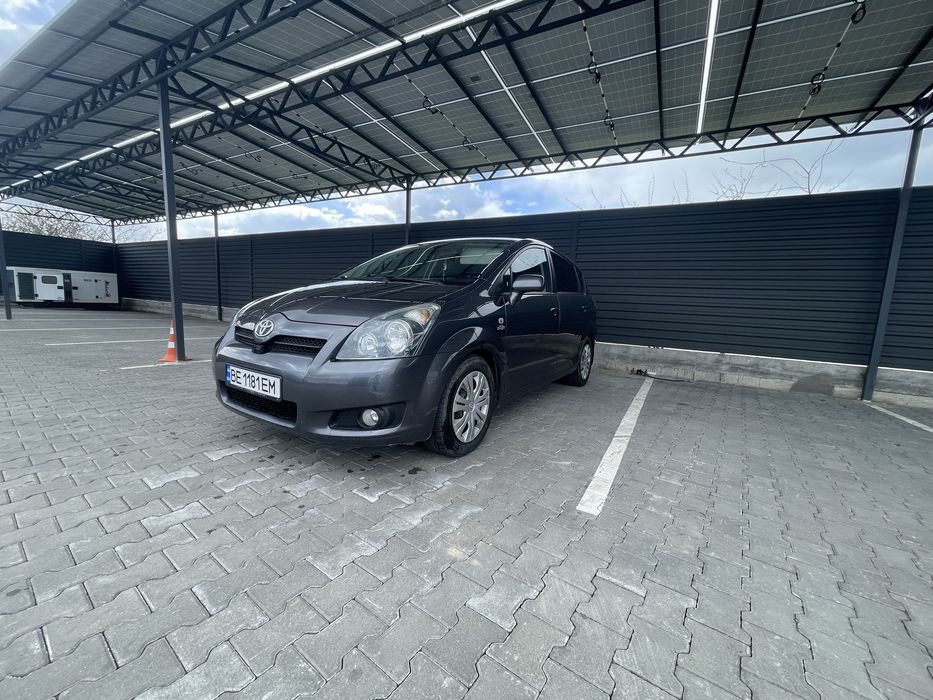 Toyota Corolla Verso 2.2 дизель 6КПП