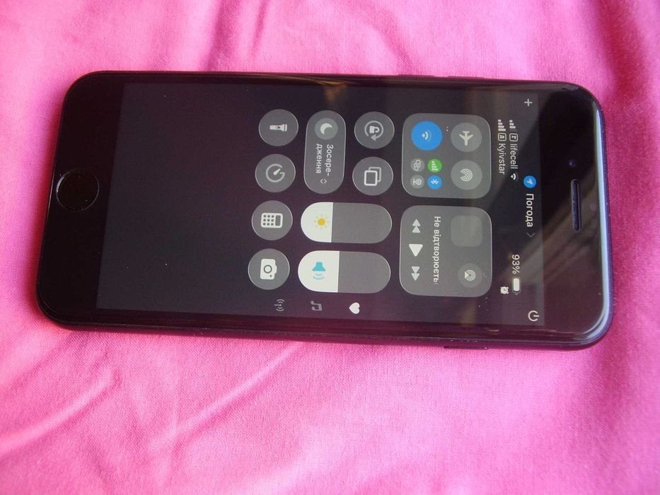 Мобільний телефон Iphone SE2020 64GB