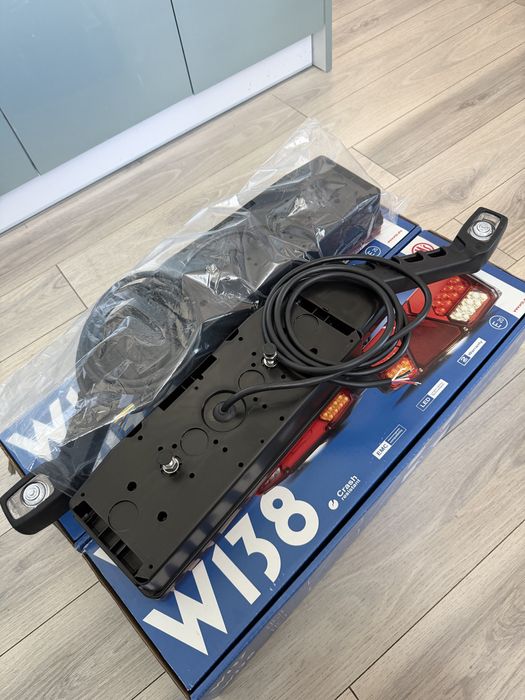 Багатофункціональні задні ліхтарі