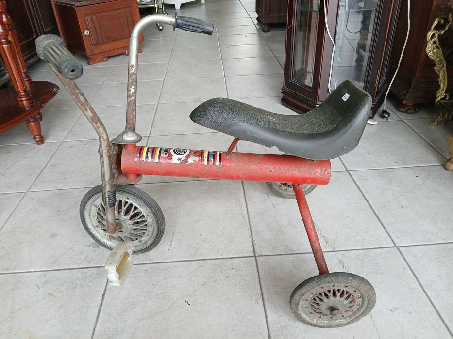 Triciclo antigo funcional