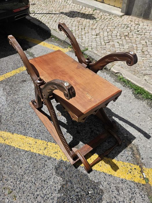Mesa de Apoio de Chá Vintage em Madeira com Tampo de Vidro
