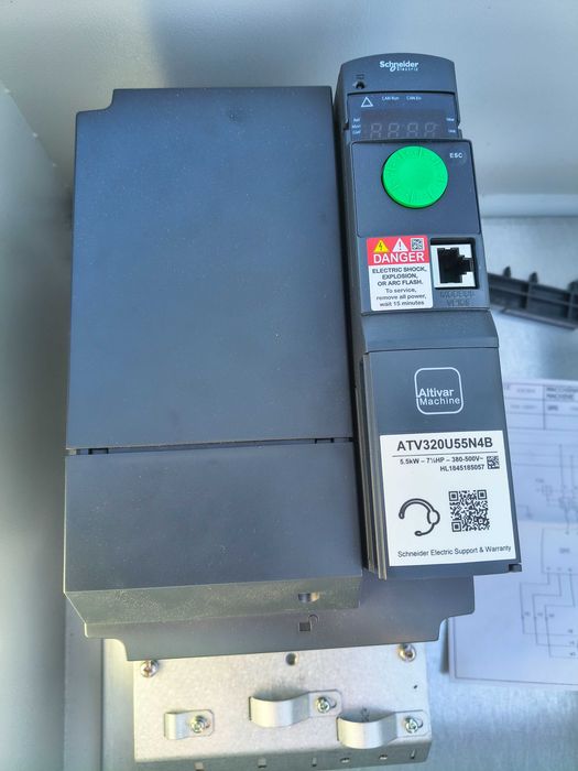 Falownik Schneider altivar 320 5,5 kw