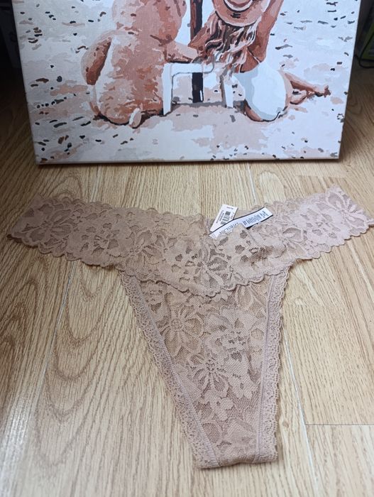 Елегантні мереживні трусики-танго Victoria's Secret, розмір XL.
Поринь
