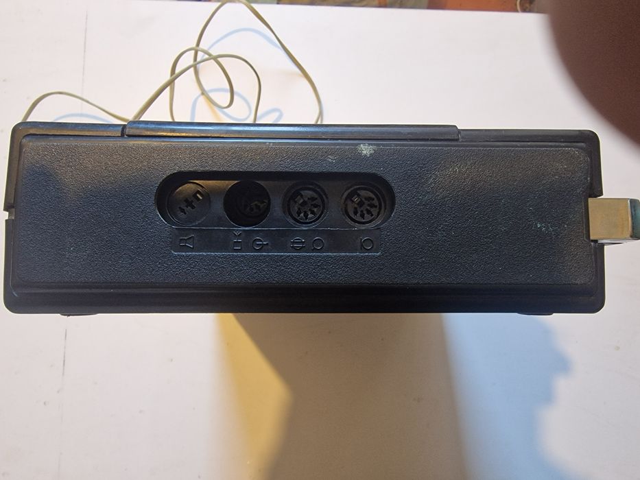 Продам магнитофон переносной БЕЛАРУСЬ301 СССР недорого торг