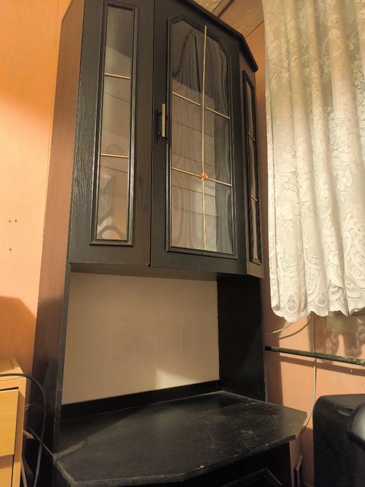 Meblościanka z szafą witryną+wersalka