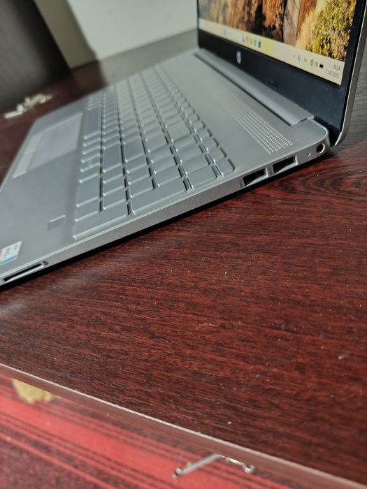 HP 15-DW3xxx  FHD IPS 15,6" CoreI5-1135G7 DDR 4-16Gb SSD m2 256Gb Vk-IRIS-4 Gb.