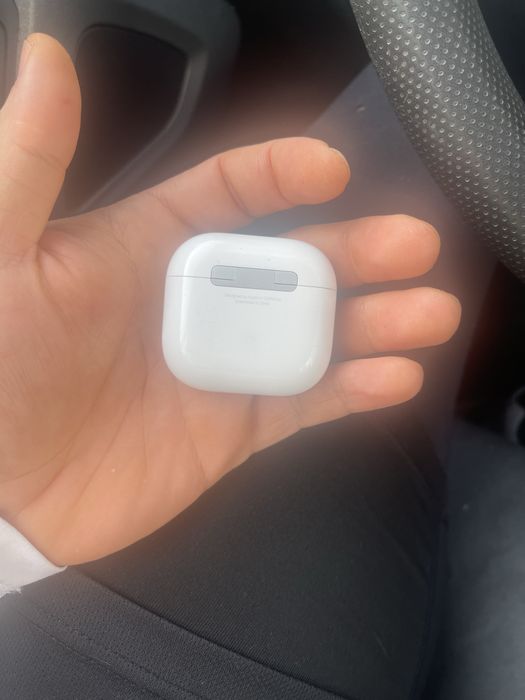 Airpods 4 c/noise cancelling