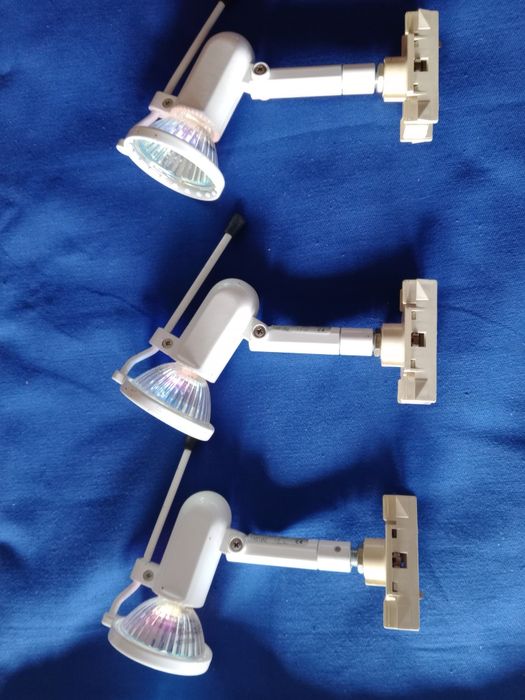 3 spots luzes direcionáveis