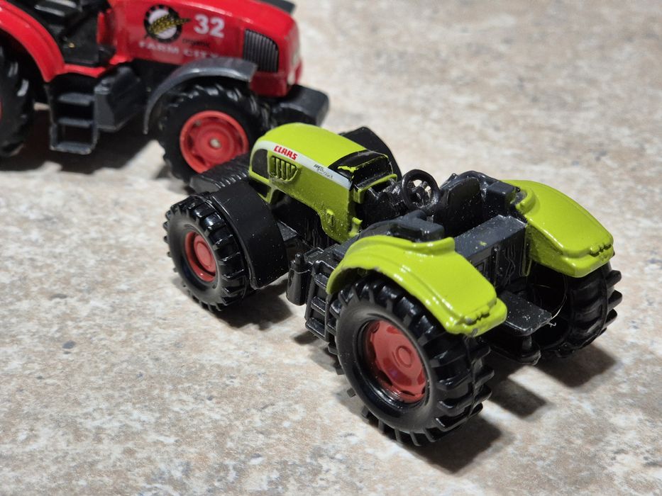 Resorak Traktor ciągnik CLASS ares 697atz 2szt tanio kolekcja model