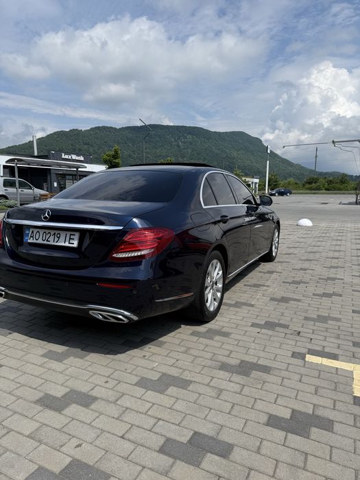 Mercedes-Benz E220, W213