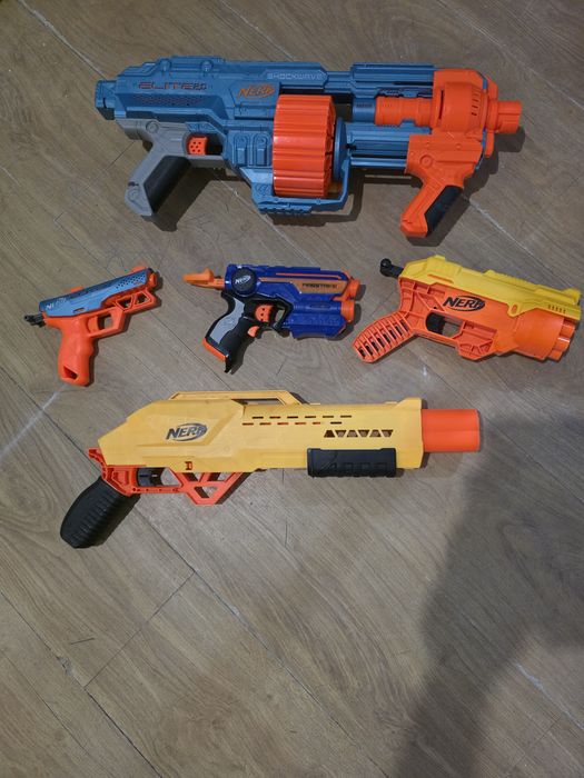 Zestaw oryginalnych pistoletów Nerf