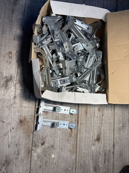 Wieszak kotwowy RIGISTIL do profili C Rigips