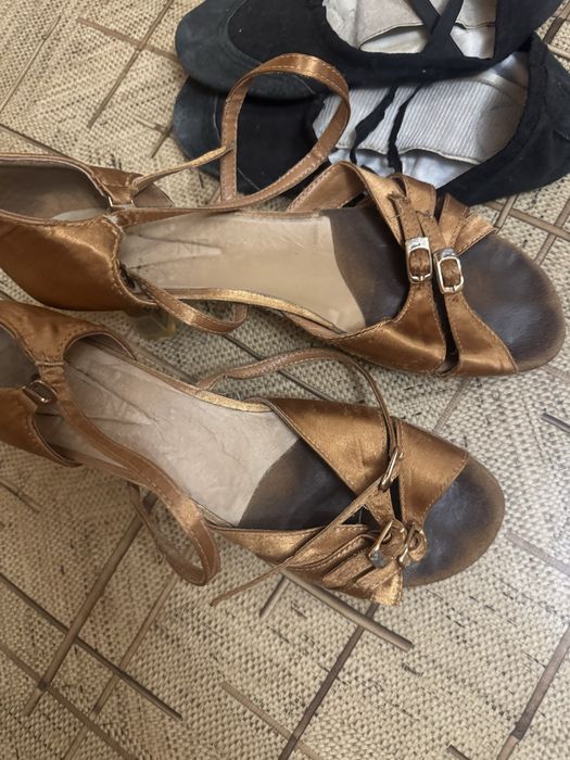 Туфли бальные, 39женск. на каблуке.