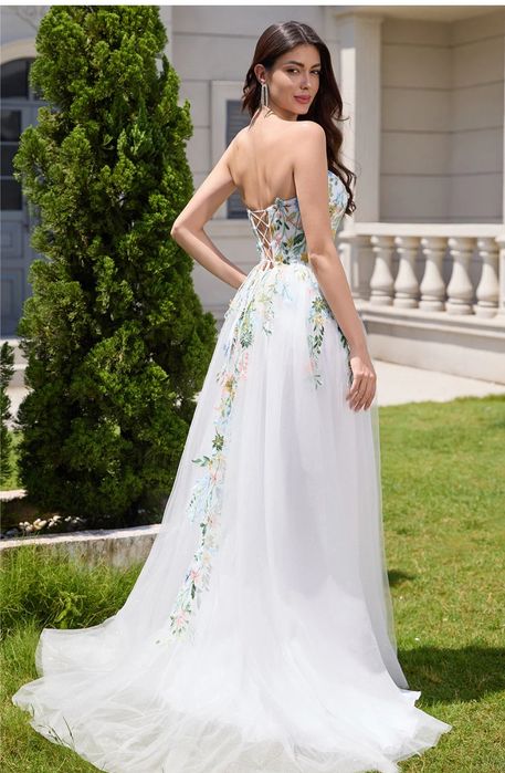 Святкова  весільна сукня