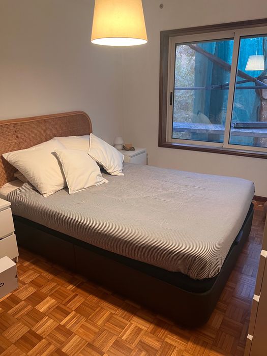 Cama com arrumação+colchão+cabeceira ratan