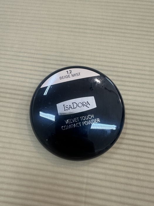 isa dora velvet touch puder prasowany  kolor 12