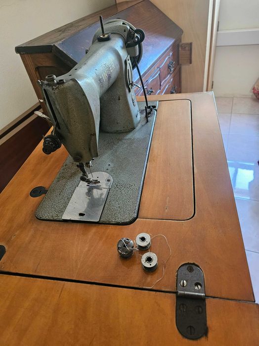 Máquina de Costura Singer - Máquinas Colecionáveis
