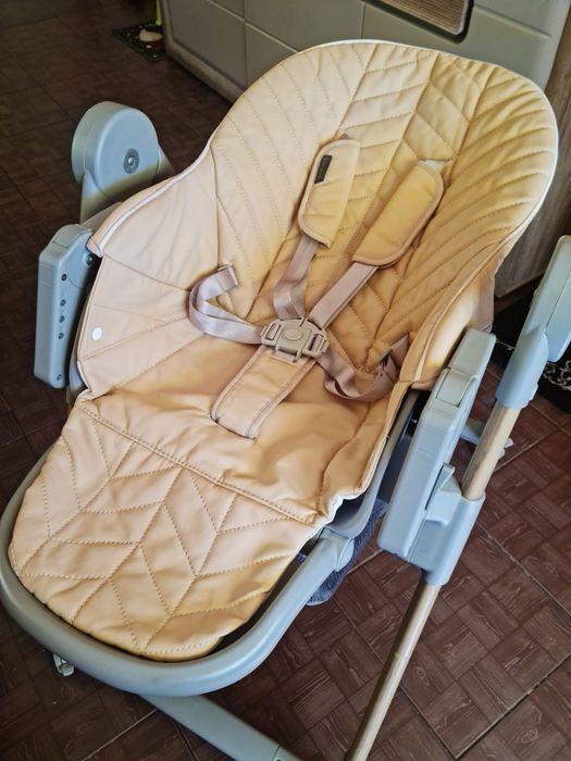 Стільчик для годування