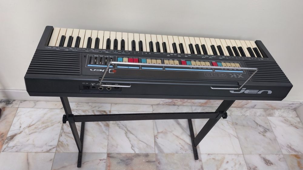 Sintetizador dos anos 80, JEN   XK 200