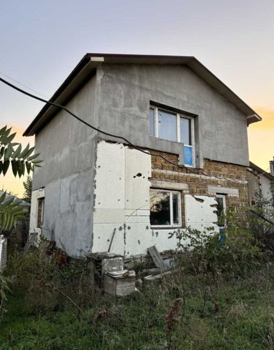 Продажа 2х этажного недостроенного дома а Варваровке!