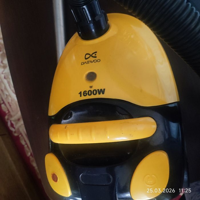 Продам отличный рабочий пылесос