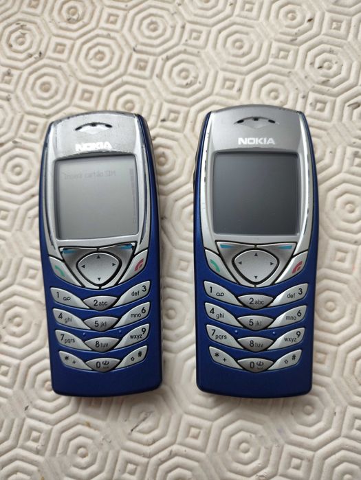 Conjunto 2 telemoveis Nokia 6100