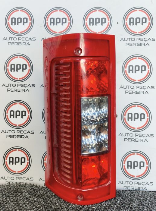 Farolim traseiro esquedo Peugeot Boxer, Ducato, Jumper de 2005, completo.