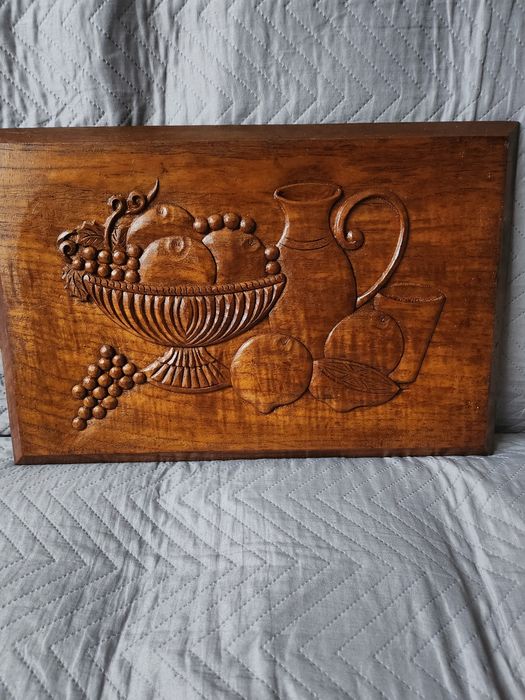 Płaskorzeźba drewno gube  Patera  z owocami SNIADANIE
