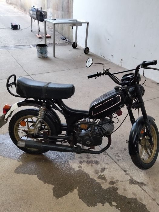 Motorizada da marca casal