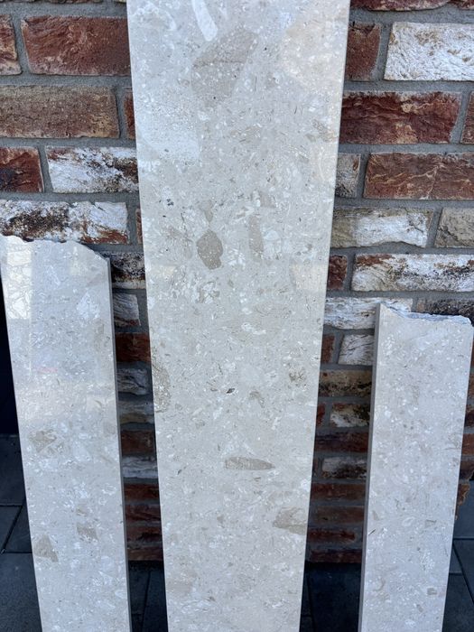 Parapety z konglomeratu