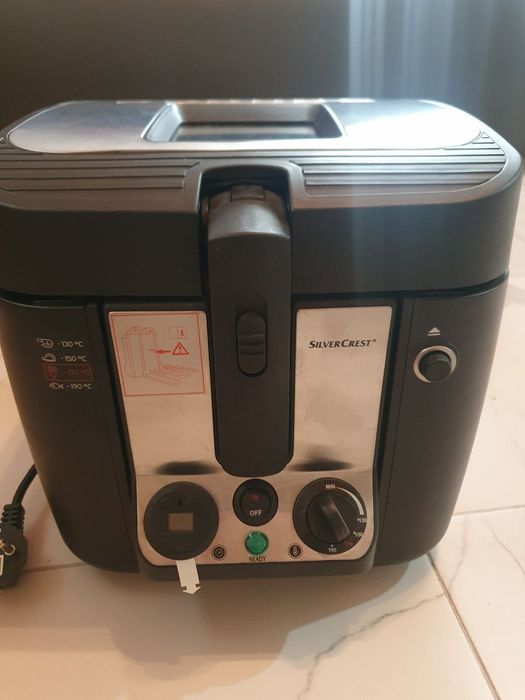 Продається нимецка  фритюрниця  в дужє гарному стані