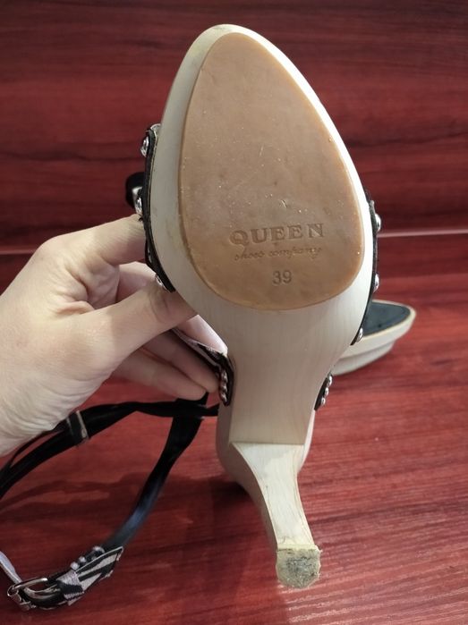 Сандалі жіночі, 39 розмір