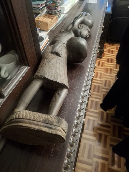 Escultura Africana maciça das Ex-Colónia Moçambique 1960's - Páu Preto 2/3 kilos  com 65cm