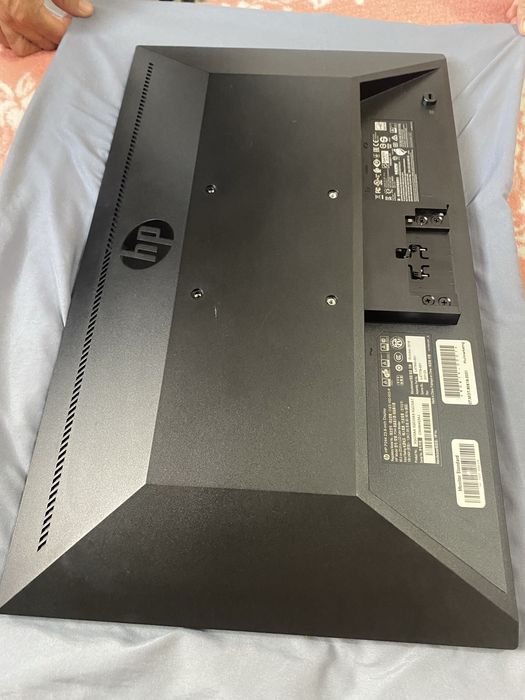 •Monitor HP •Teclado • Mesa • Impressora