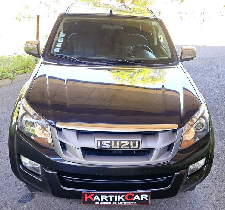 Isuzu D-Max 4x4 Cabine Dupla Custom