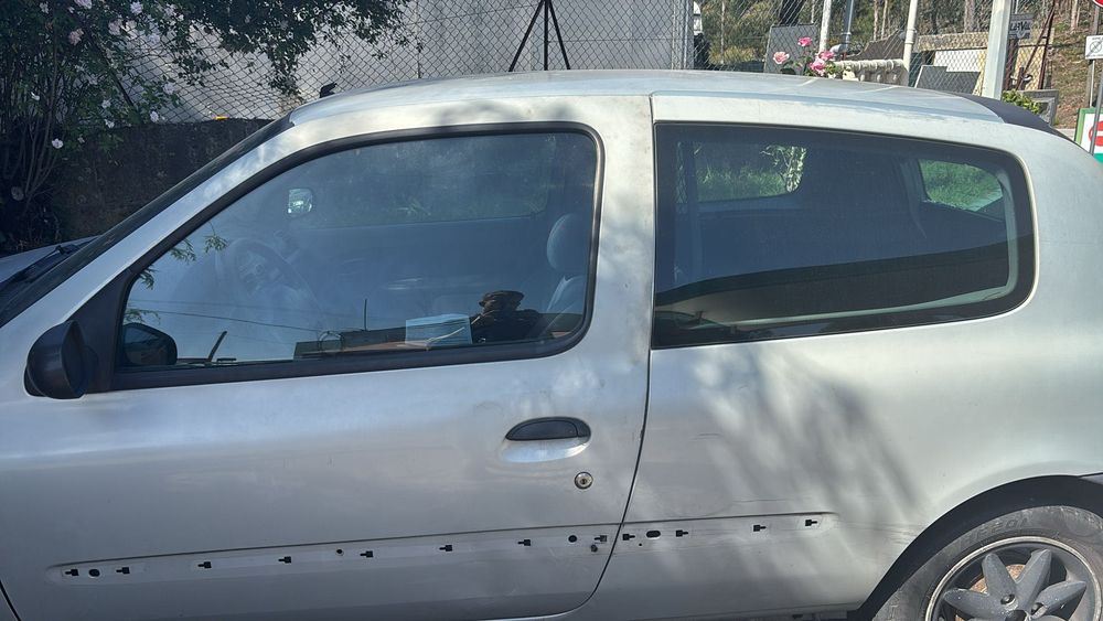 Renault Clio 99 - seminovo
