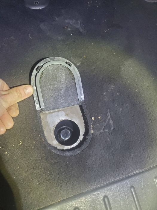 Кріплення(лебідка) запаски Фольц. Шаран,Ф. Галаксі,С. Алхамбра