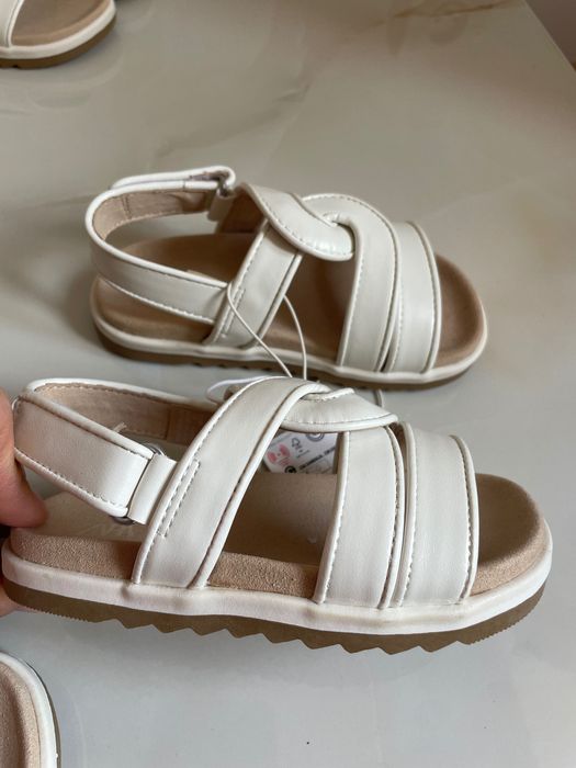 Босоніжки Zara 23,24,25 розмір