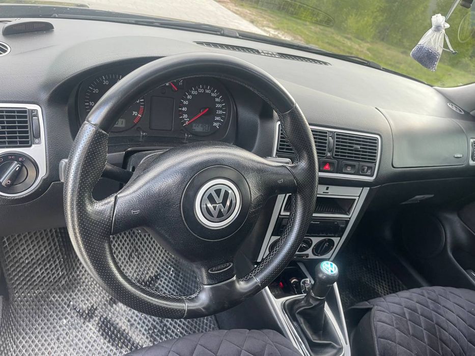 Volkswagen Golf 4