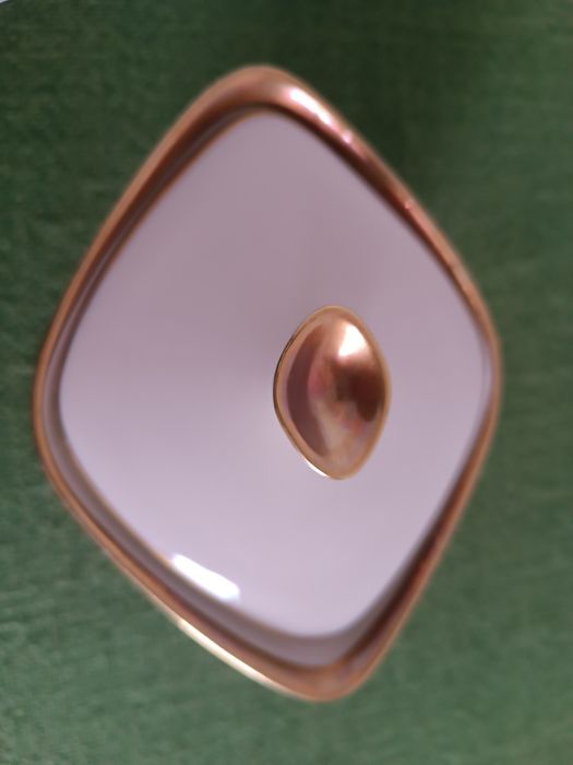 Stara cukiernica porcelana że złoceniami