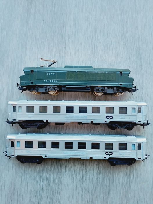 Locomotiva Lima BB 15002 + 2  carruagens inox H0 1:87