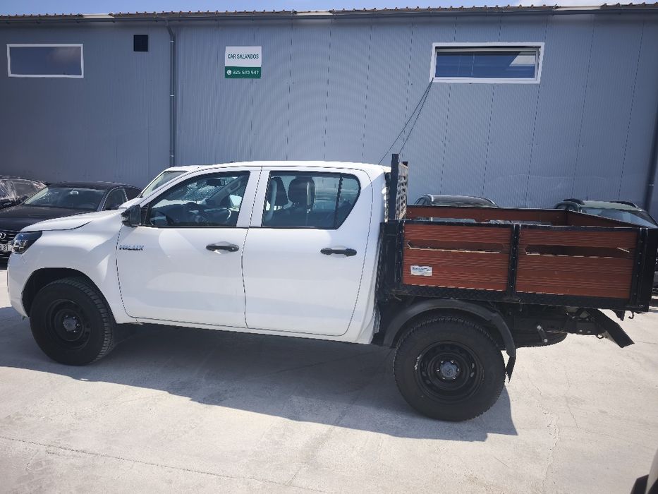 Toyota Hilux 5 lugares